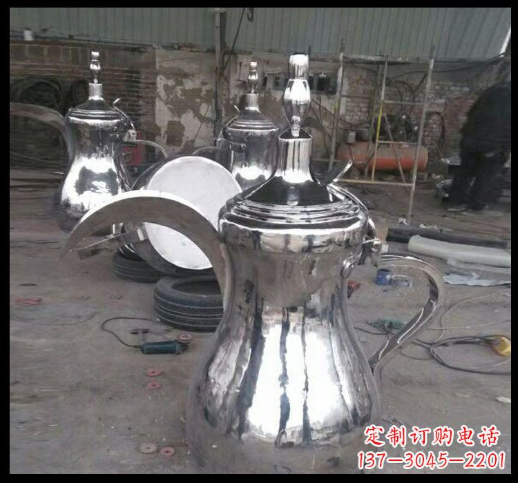 云南不锈钢酒壶雕塑传承古典艺术