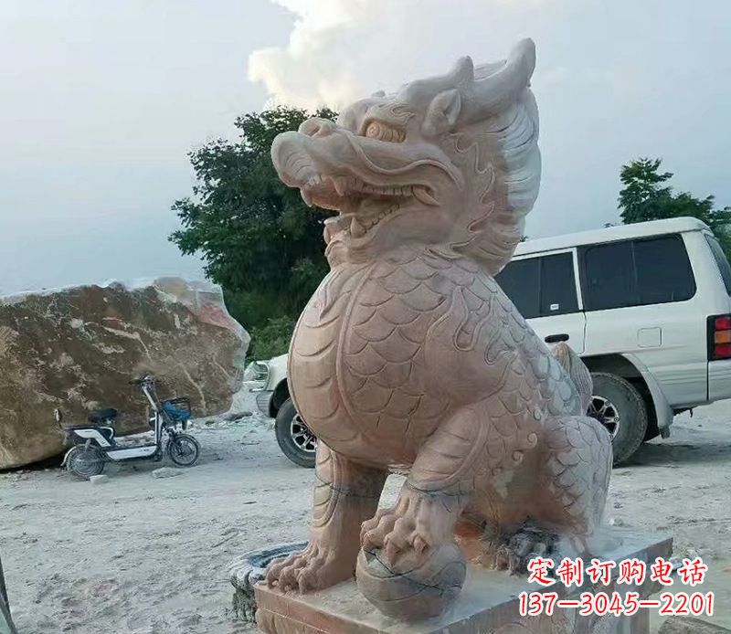 云南麒麟雕塑象征传统文化的精灵