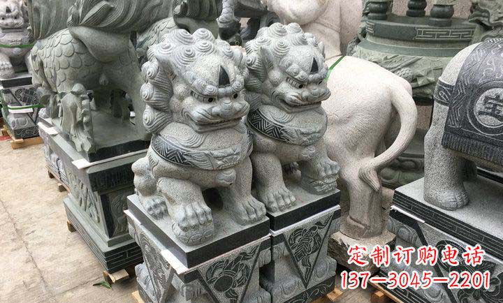 云南瑞士狮子门口雕塑
