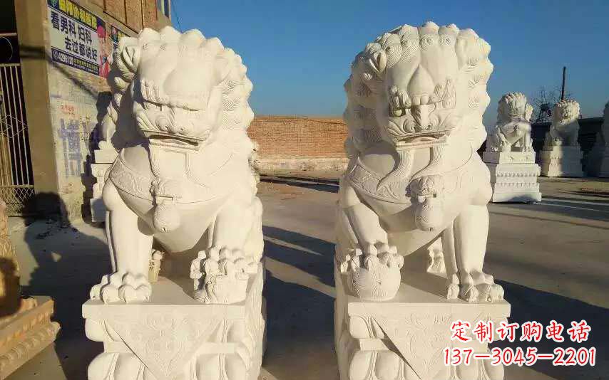 云南狮子雕塑象征力量与智慧