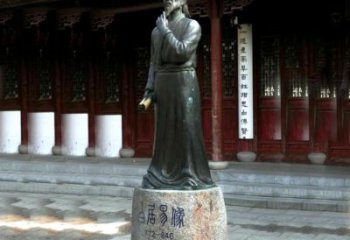 云南白居易铜雕像向著名诗人致敬