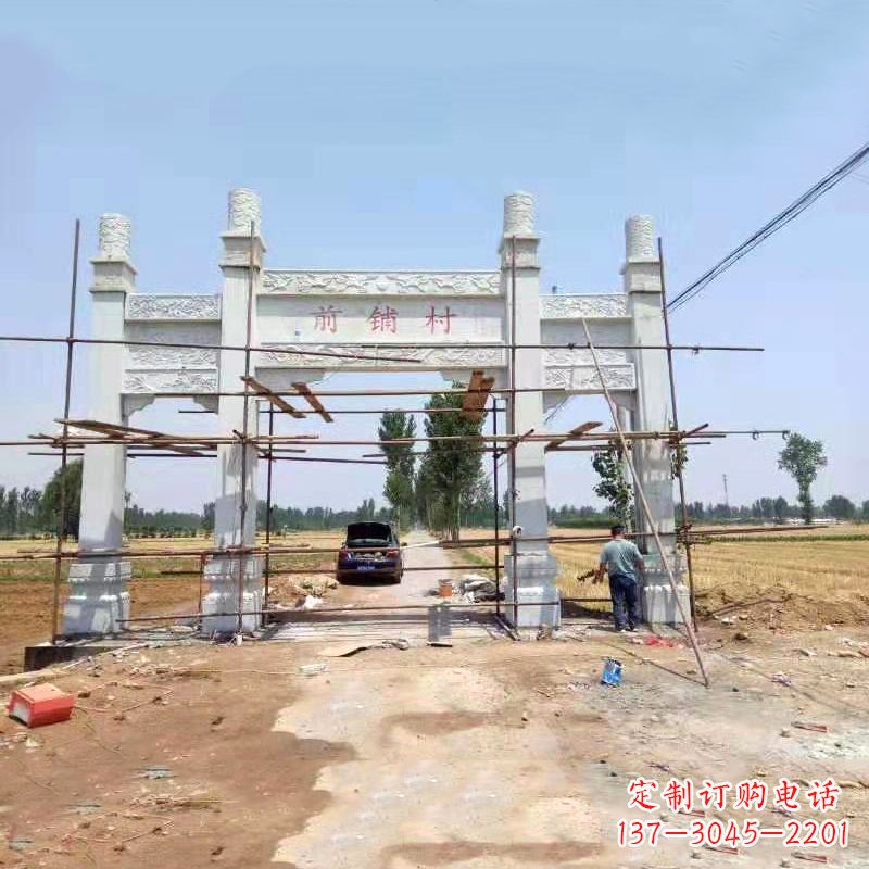 云南古老传统——牌坊雕塑