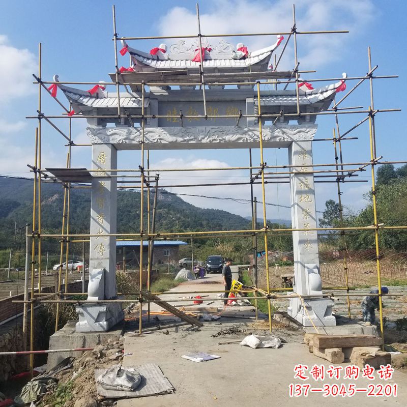 云南村庄石牌坊雕塑传承民间文化