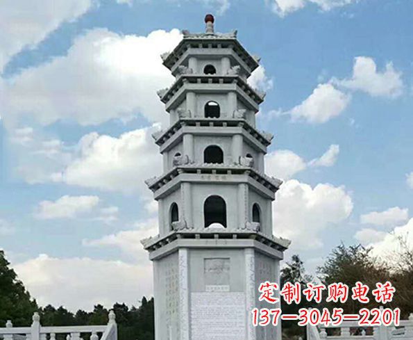 云南神秘的宝塔雕塑
