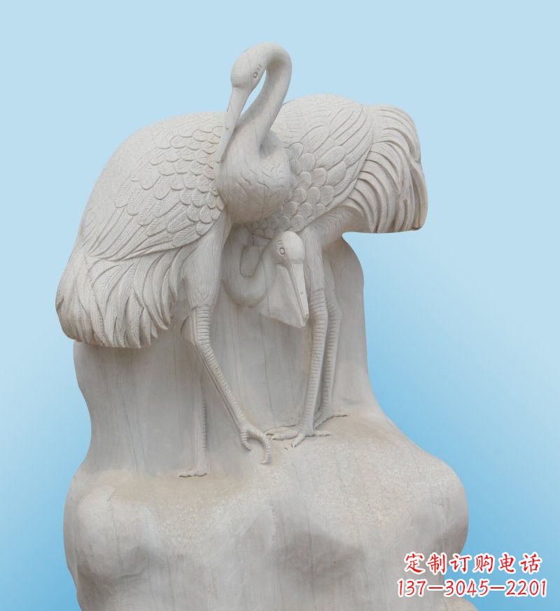 云南大理石制作的丹顶鹤雕塑