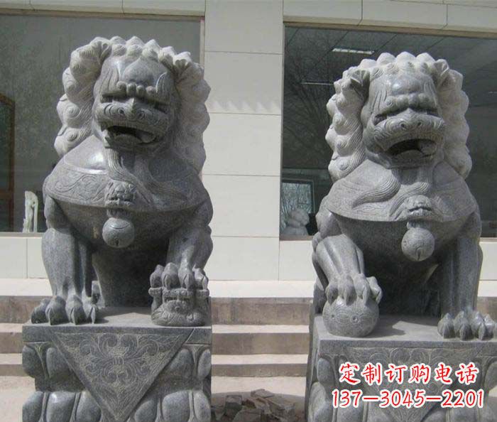 云南大理石雕刻的狮子雕塑