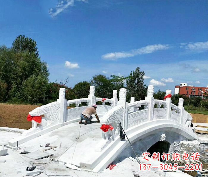 云南大理石拱桥石雕栏板