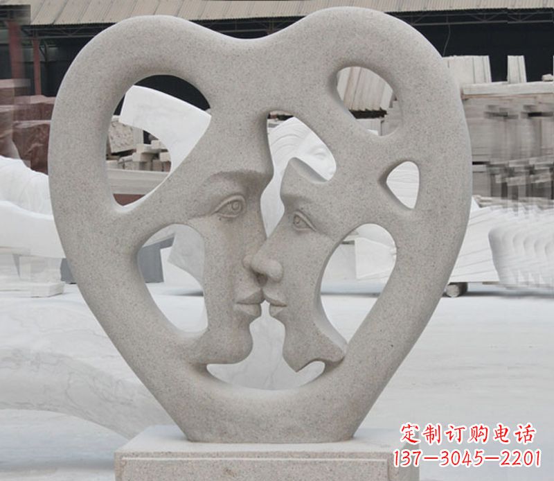 云南情侣石雕,浪漫绽放