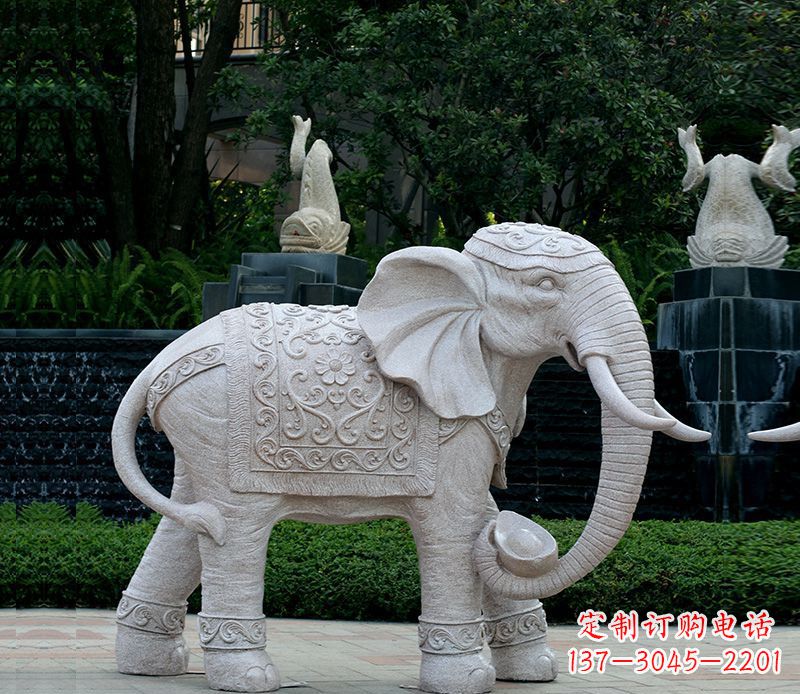 云南以大理石为材料的完美大象雕塑