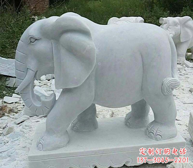 云南精雕细琢的大理石大象雕塑