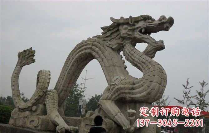 云南大理石龙雕塑,象征着力量与尊贵