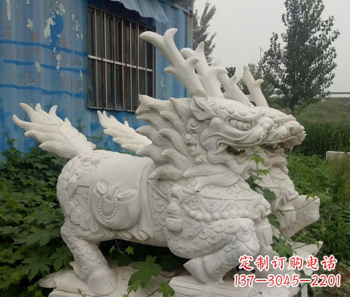 云南精美的大理石麒麟雕塑