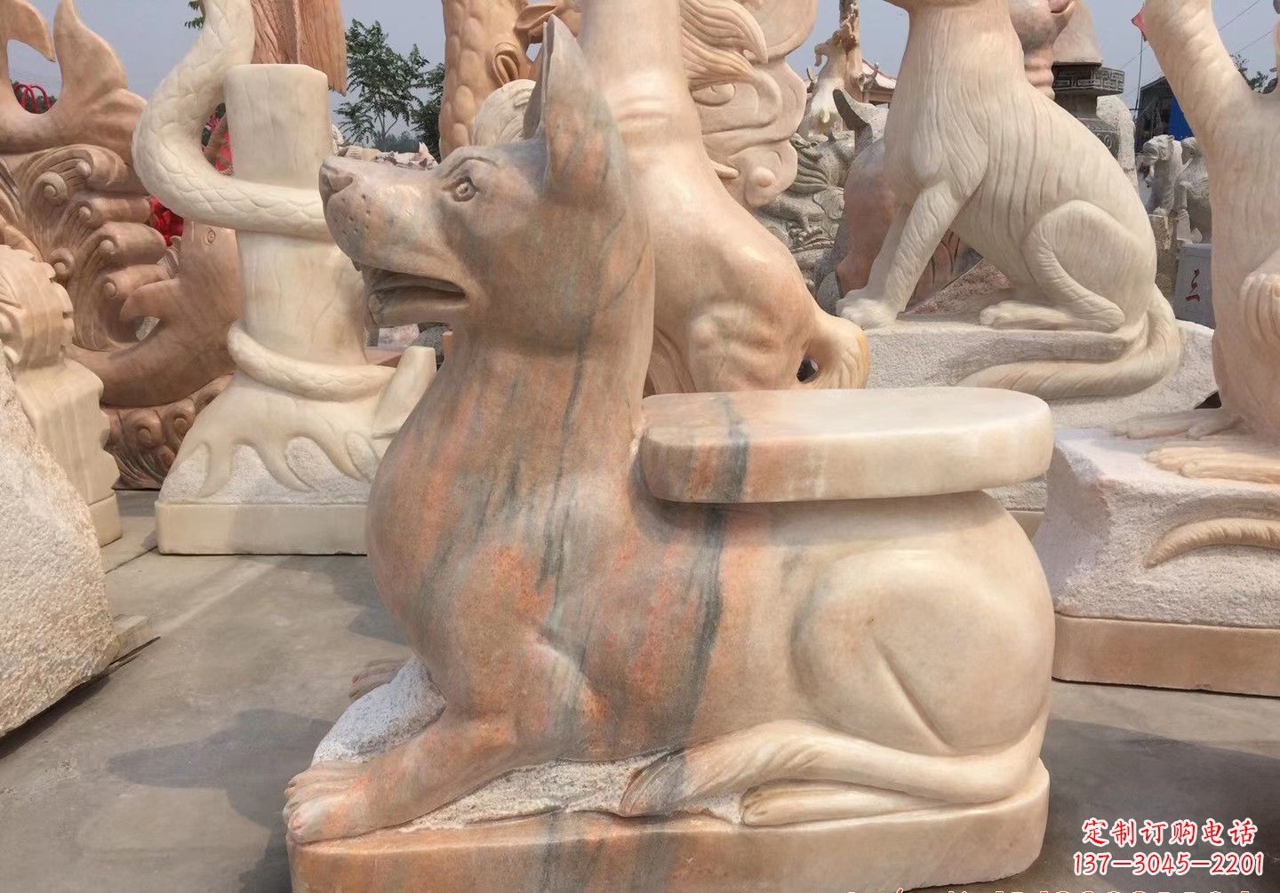 云南大理石中国传统生肖座椅雕塑