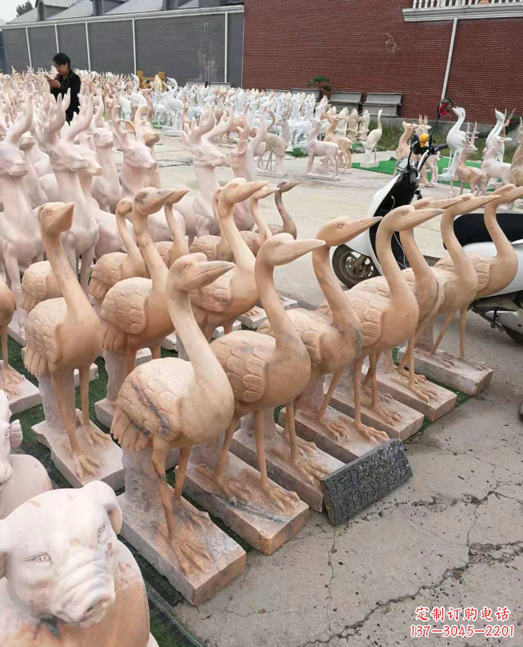 云南丹顶鹤大理石雕塑