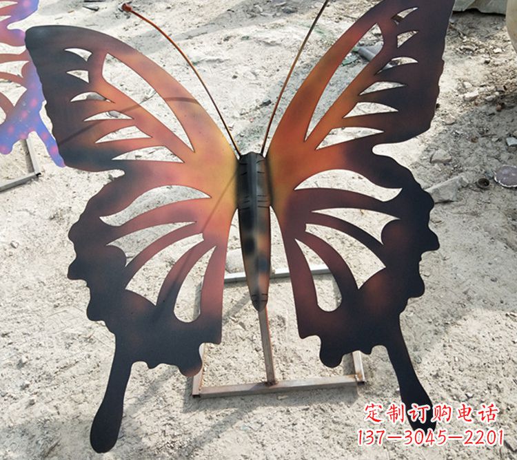 云南大型不锈钢铁艺蝴蝶雕塑,户外公园园林彩色昆虫摆件
