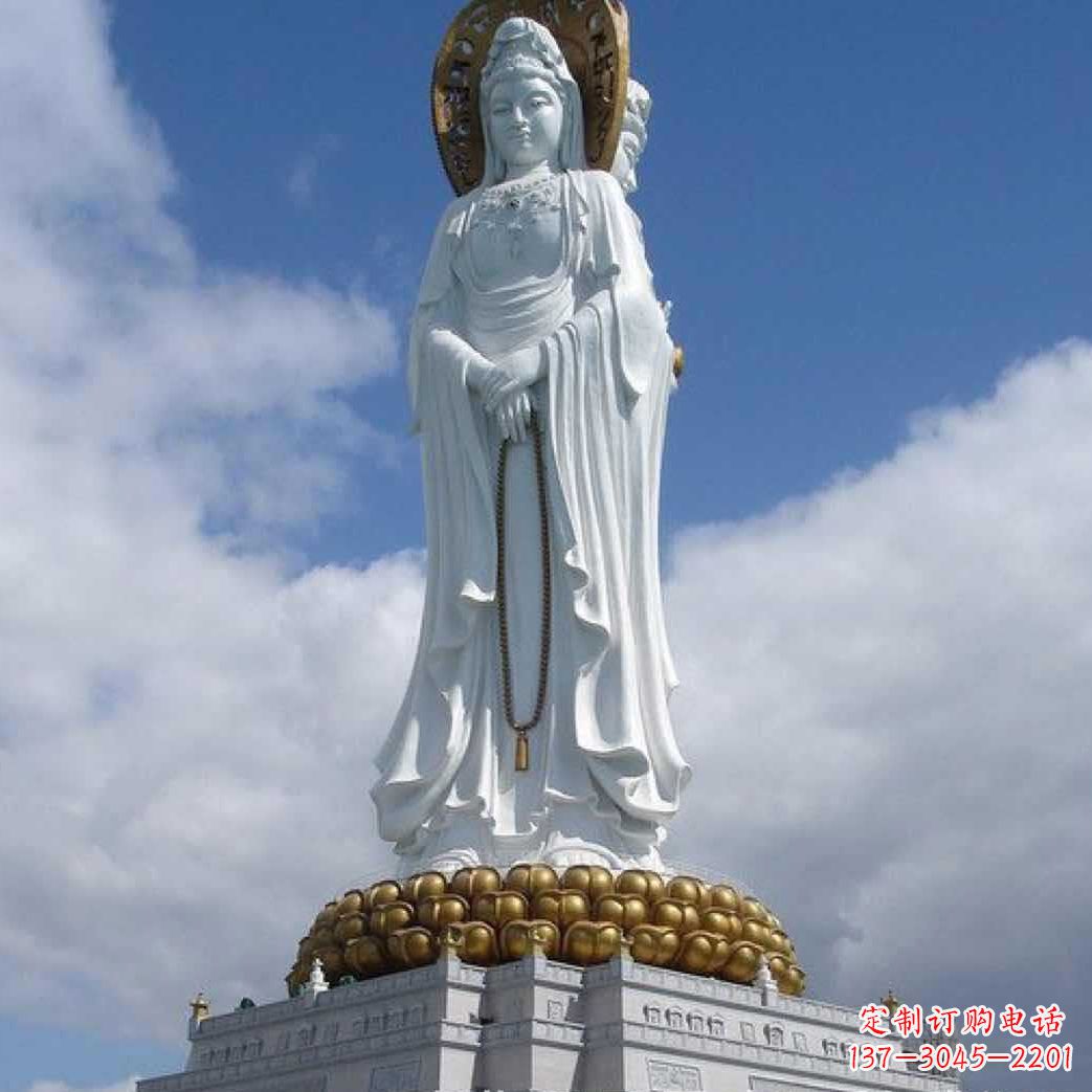 云南汇聚神灵精灵的大型观音石雕
