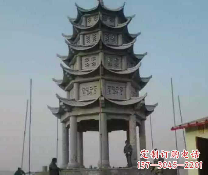 云南精美绝伦的多层凉亭石雕