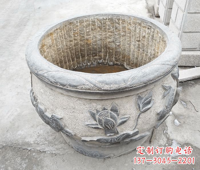 云南仿古荷花鲤鱼雕塑石水缸