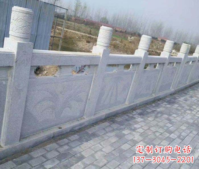 云南传统石栏板雕塑