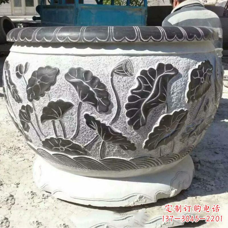 云南青石古水缸雕塑