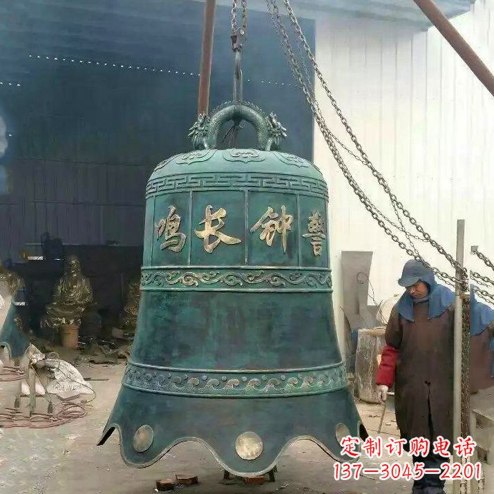 云南精美仿古青铜钟雕塑