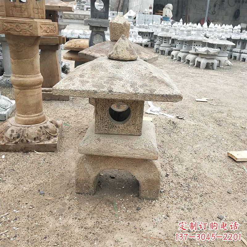 云南精美仿古石雕灯笼雕塑