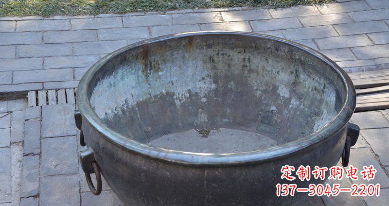云南仿古纹饰铜水缸雕塑