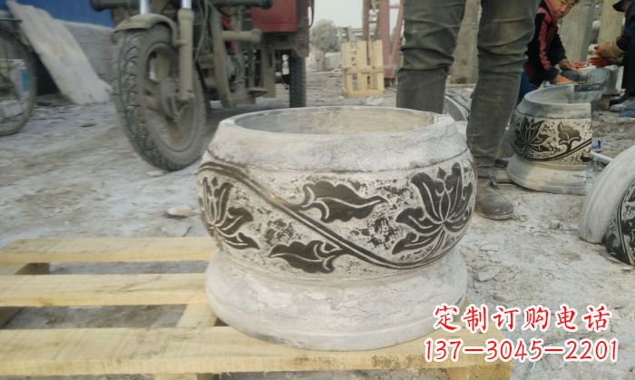 云南仿古圆形水缸石雕塑
