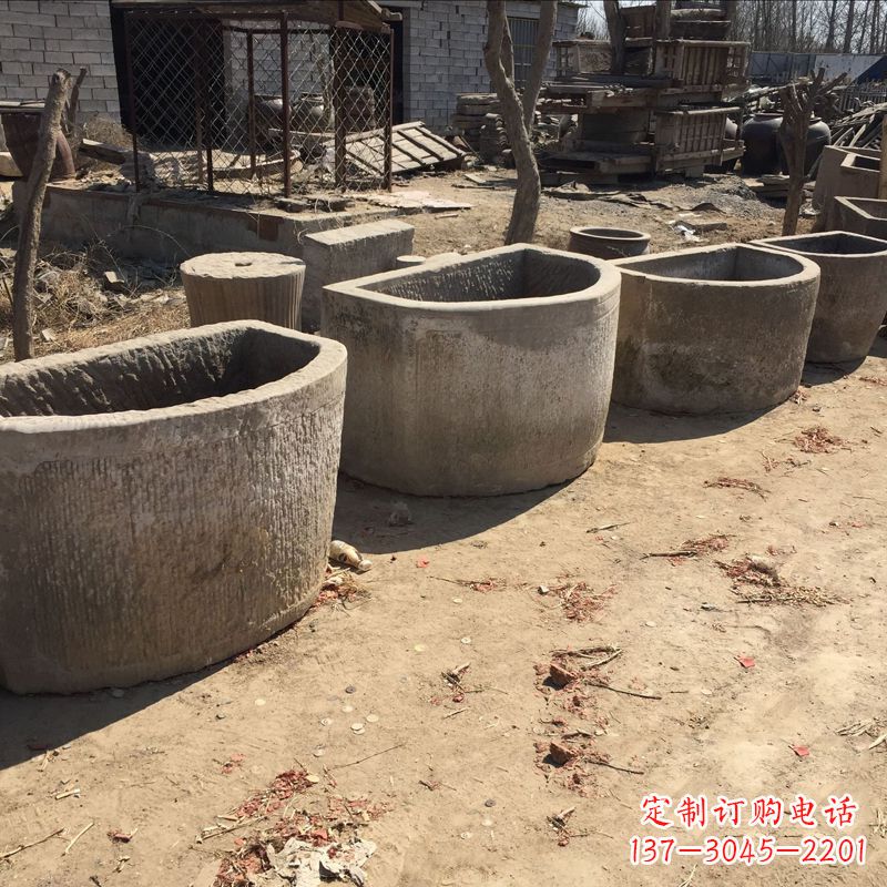 云南中领雕塑——仿古做旧弧形石槽雕塑