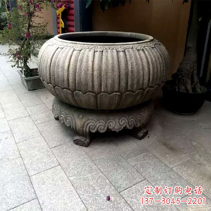 云南精美仿古石雕花盆雕塑