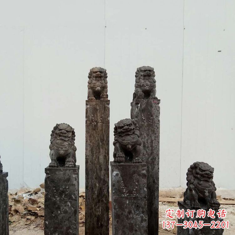 云南复古风格拴马桩雕塑