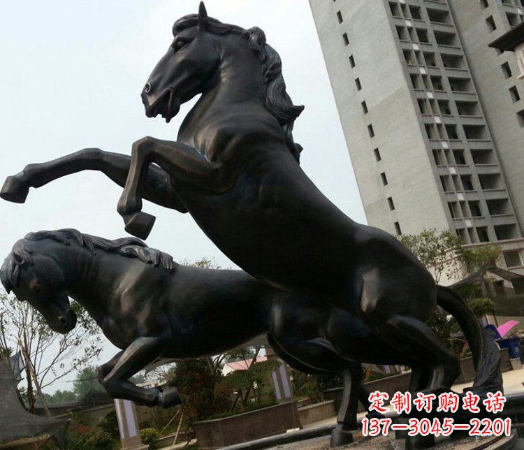 云南高雅实木动物雕塑