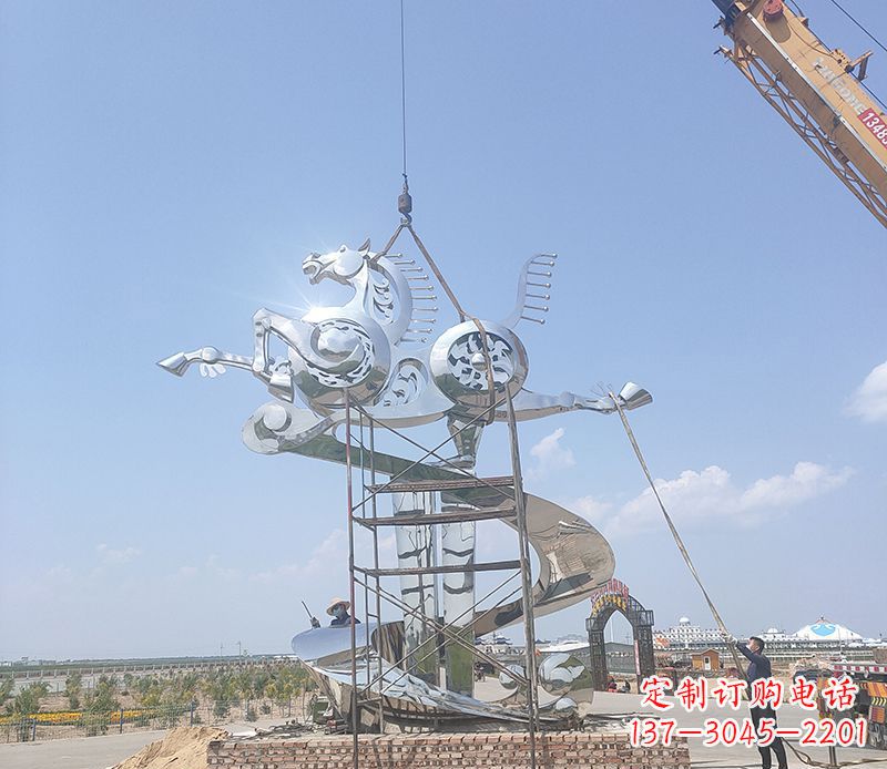 云南飞马雕塑,美景流驰