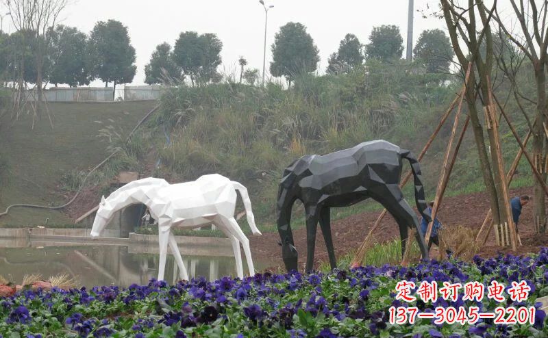 云南盛世之美,精美不锈钢动物雕塑