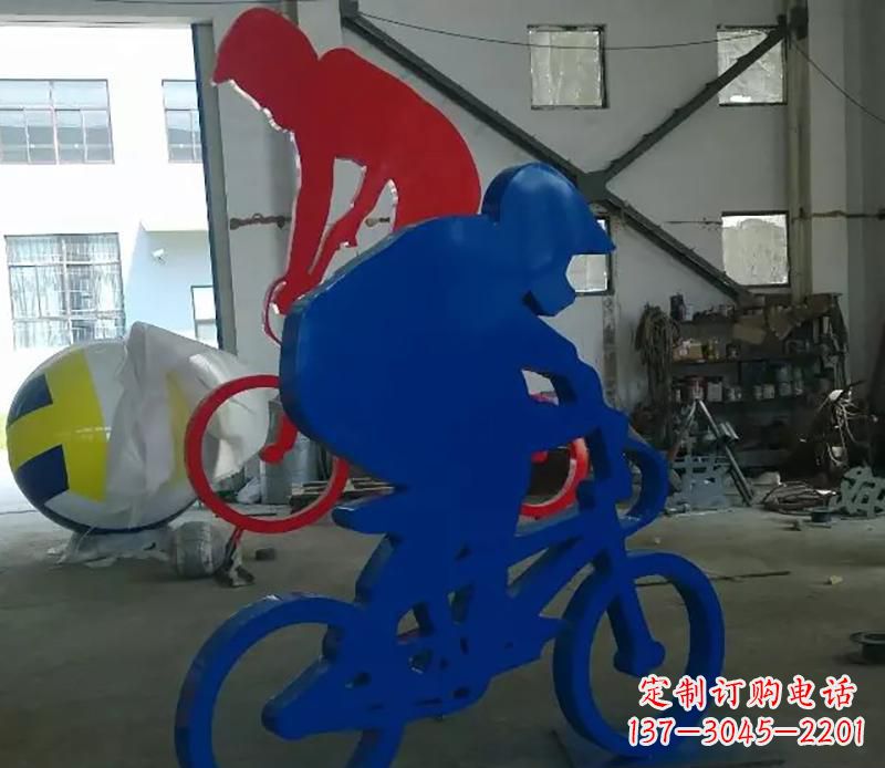 云南公园不锈钢骑自行车运动人物雕塑