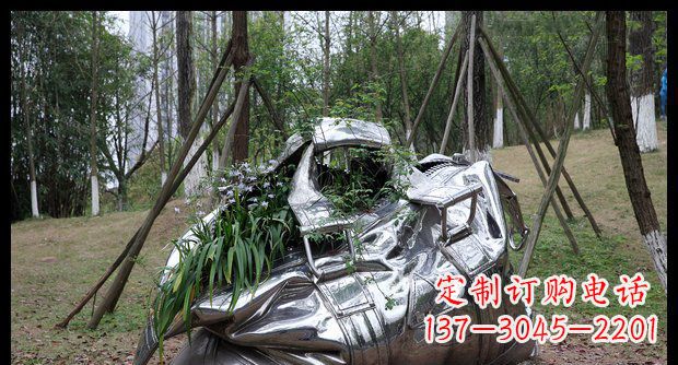 云南经典款式手提包雕塑