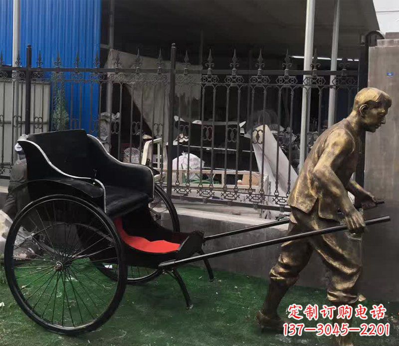 云南欣赏精美的手工雕刻车夫青铜雕塑