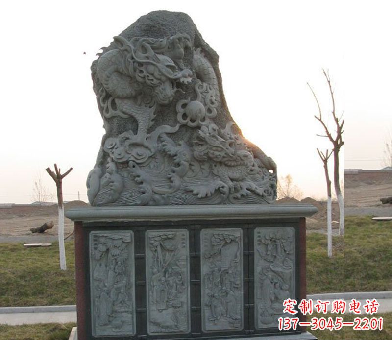 云南精美的大理石龙雕塑