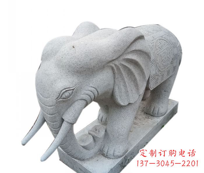 云南精美绝伦的大象大理石雕塑