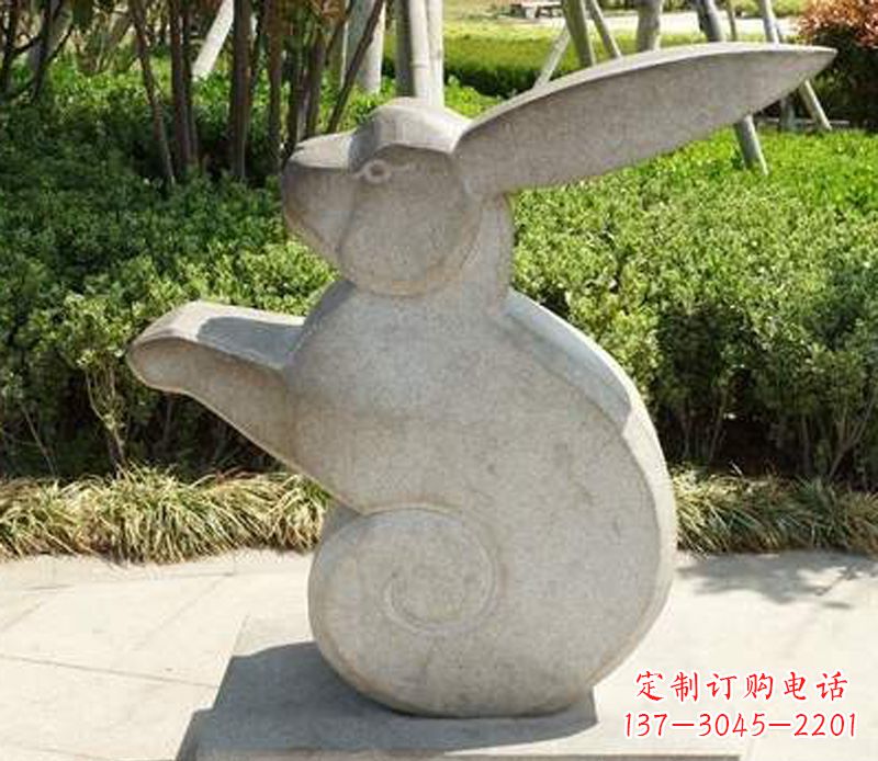 云南公园兔子雕塑,营造可爱的氛围