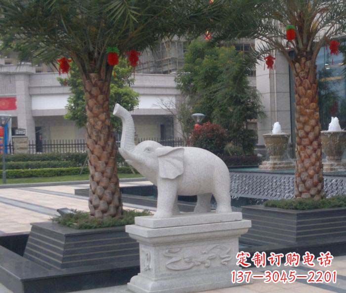 云南公园动物小象石雕