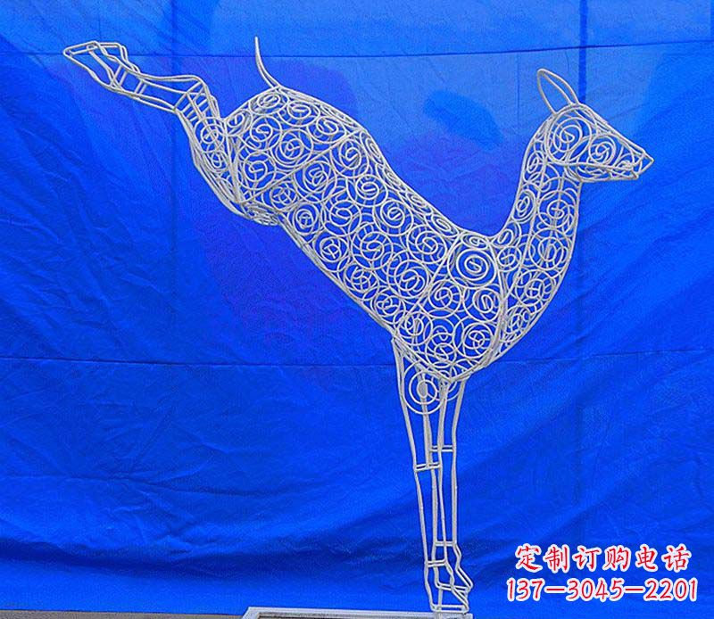云南中领雕塑梅花鹿不锈钢镂空雕塑