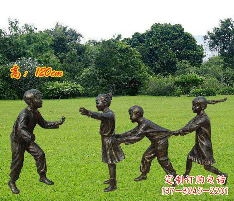 云南公园玩老鹰捉小鸡的儿童小品铜雕 (2)