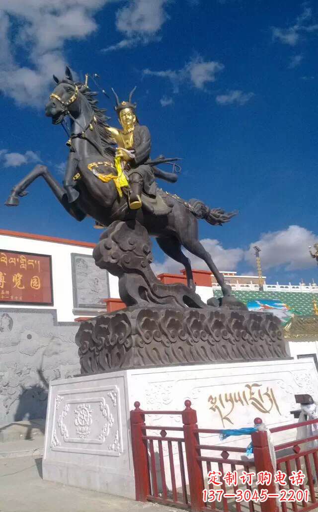 云南古代骑马人物雕塑