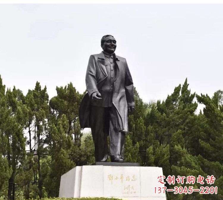 云南尊贵经典,中国历史巨人邓小平铜雕