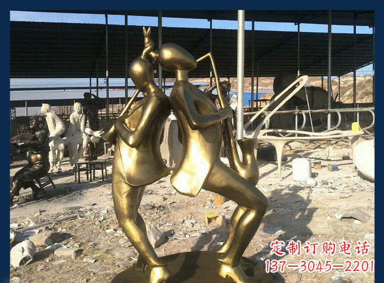 云南中领雕塑:优雅萨克斯铜雕贴金吹管人物雕塑