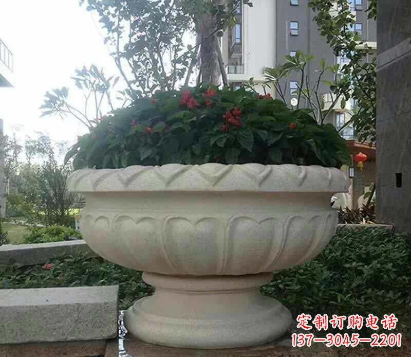 云南传承艺术美学的汉白玉花盆雕塑
