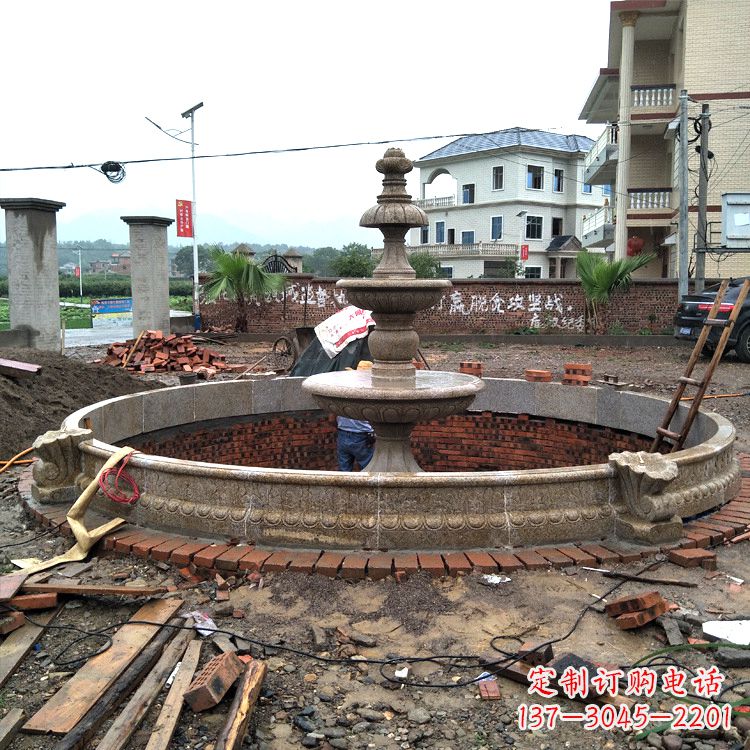 云南汉白玉水景雕塑是由中领雕塑定制的精美水景…