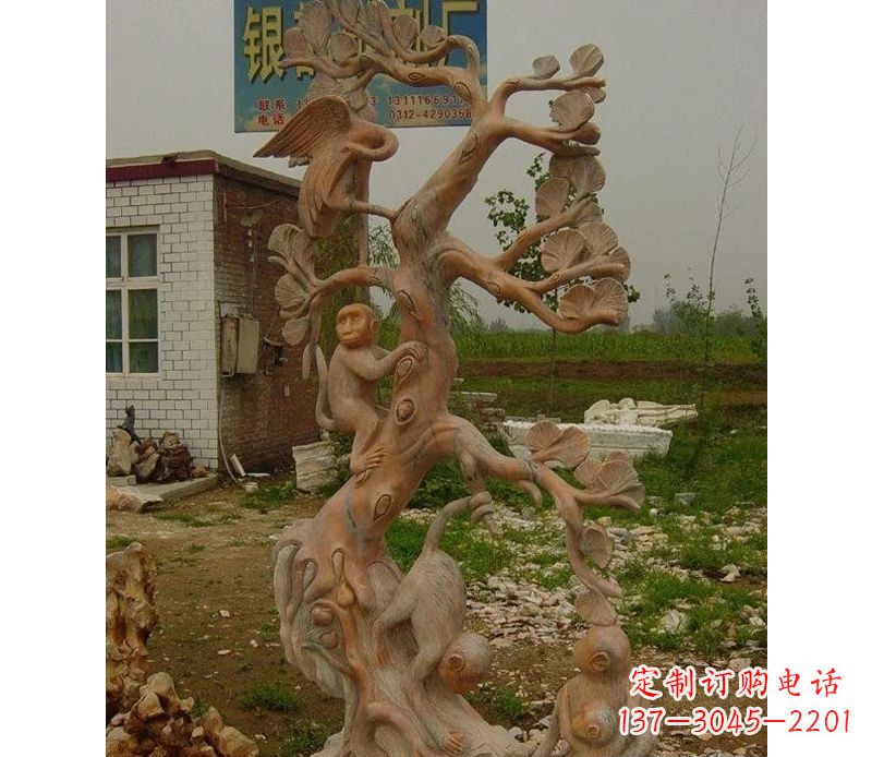 云南猴子上树摘桃石雕