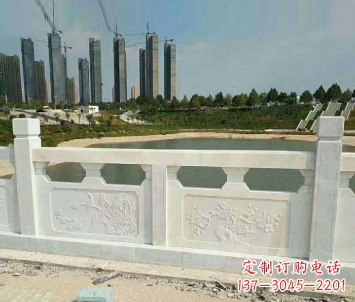 云南护城河建筑石雕栏板，精美绝伦